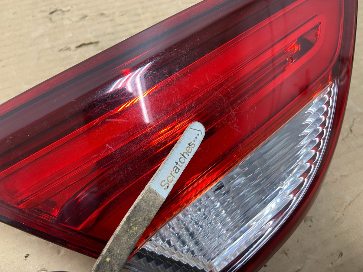 2015 to 2017 Chrysler 200 Sedan Left Driver Side Inner Tail Light AH0605 LK3