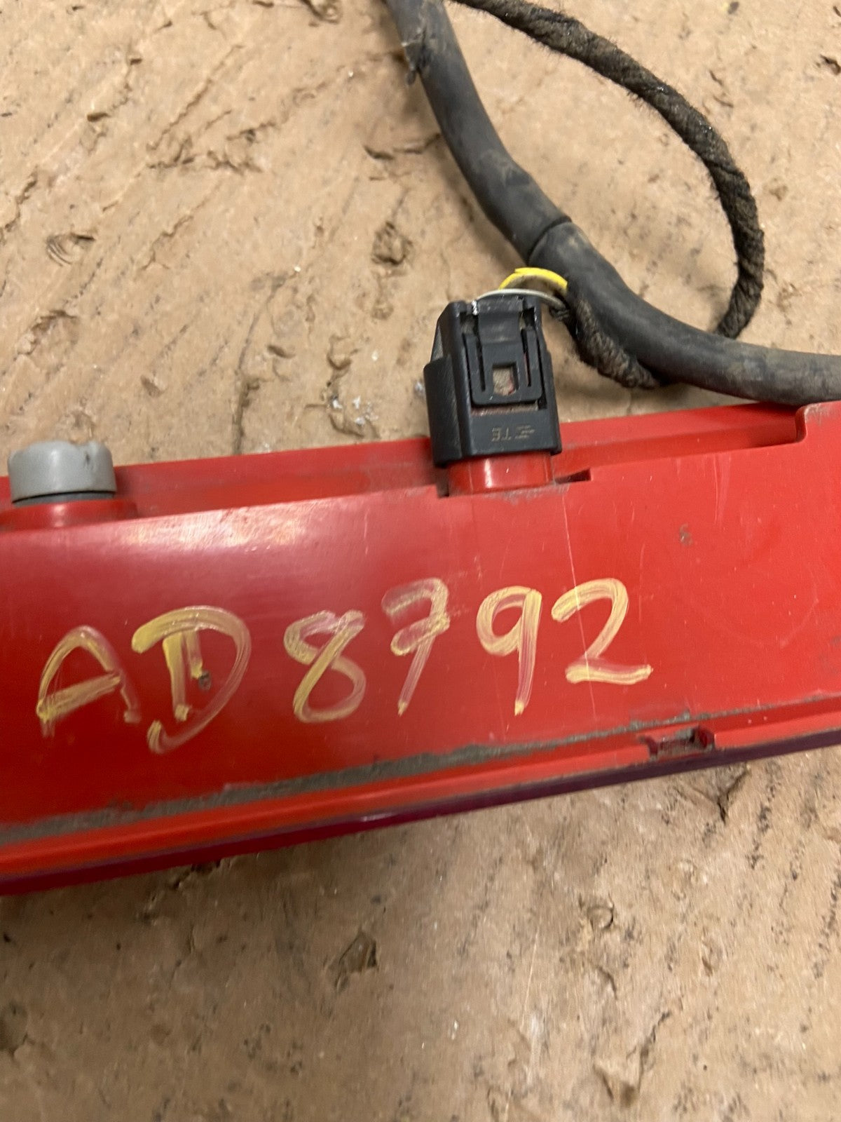 2012 to 2017 Ford Focus SE Trunk Lid Hatch 3rd Brake Light AD8792 DG6