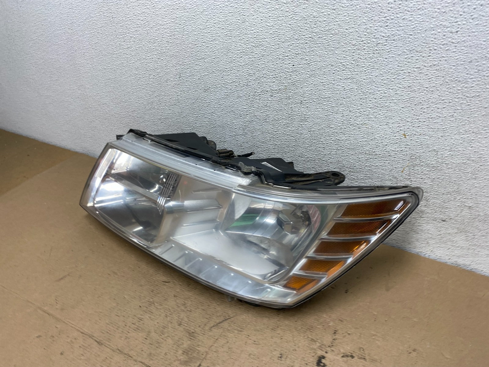 2009 to 2017 Dodge Journey Headlight Left Driver Lh Side Halogen AF5113 DW1