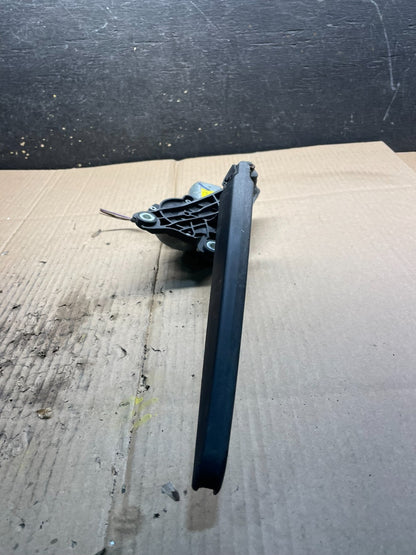 2007 to 2013 BMW X5 E70 Rear Windshield Wiper Motor OEM X3969 DG4