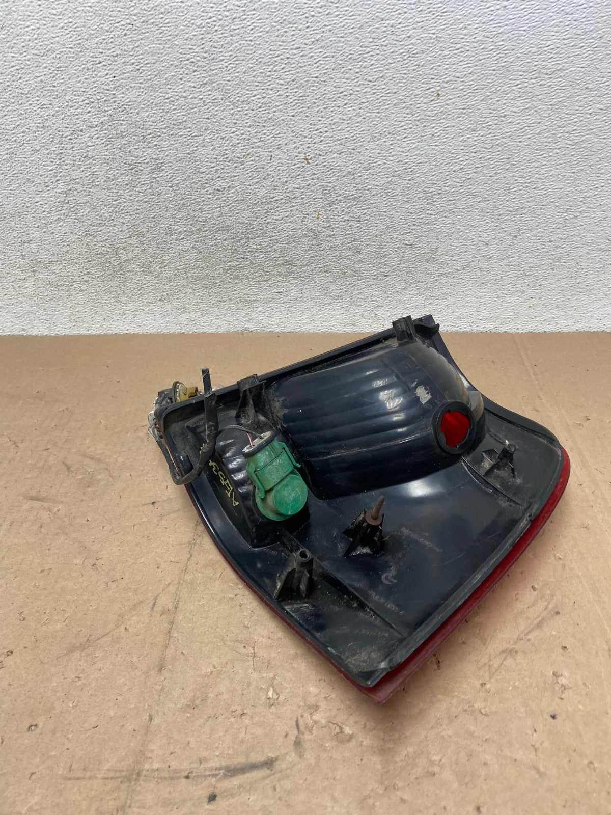 2002 to 2005 Ford Explorer Left Driver Lh Side Tail light AG5347 LK9