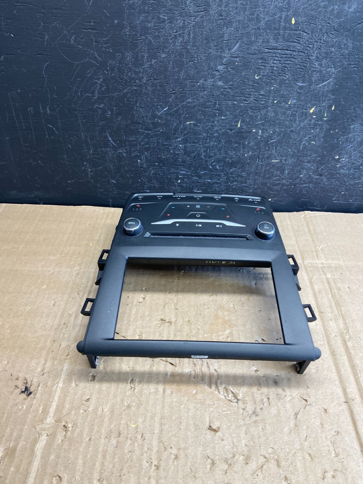 2014 - 2015 Ford Fusion Center Radio CD Player Sony Climate Control OE ae1831 DG3