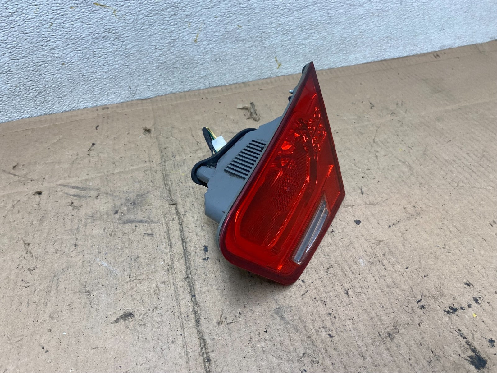 2010 to 2013 Kia Forte Right Passenger RH Side Tail Light Inner Oem R8022 DW1