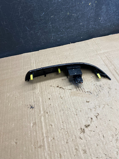 2004 to 2010 Toyota Sienna Right Side Radio Switches Bezel Trim AE1821 DG2