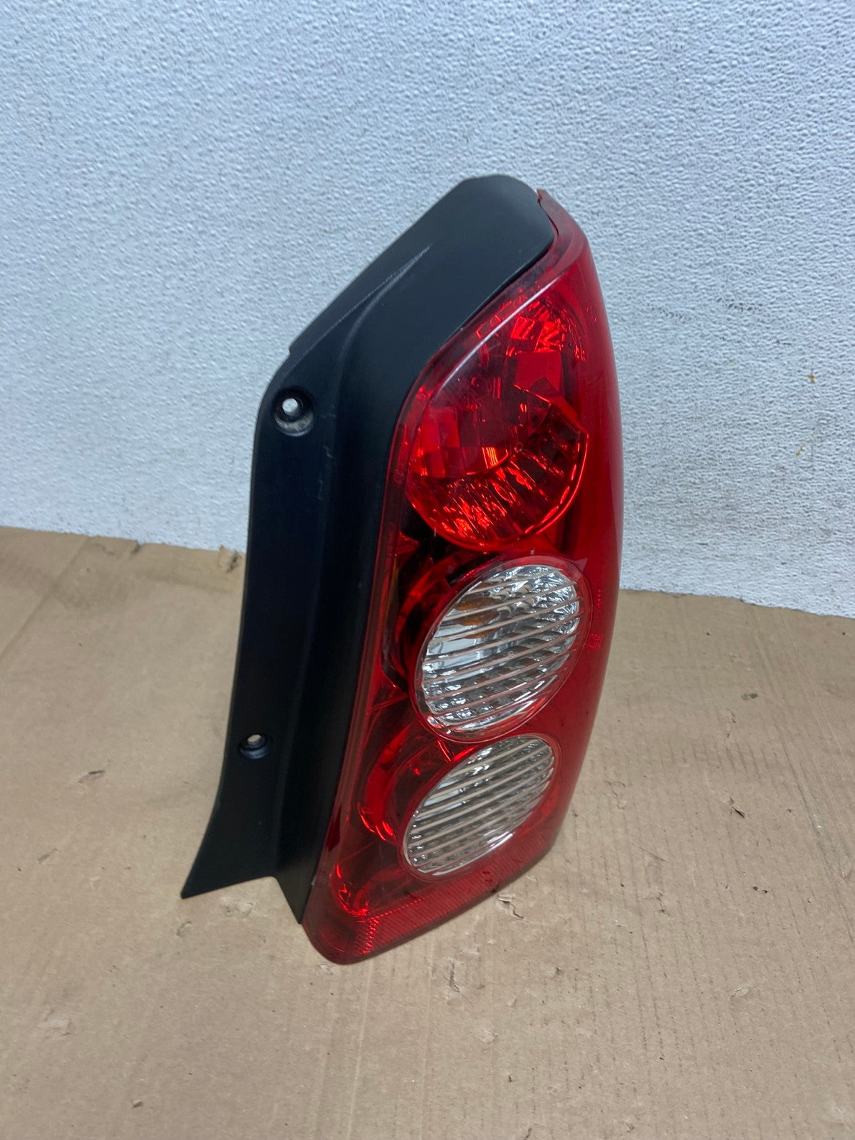 2005 2006 Mazda Tribute Right Passenger Rh Tail Light AE9114 LK2