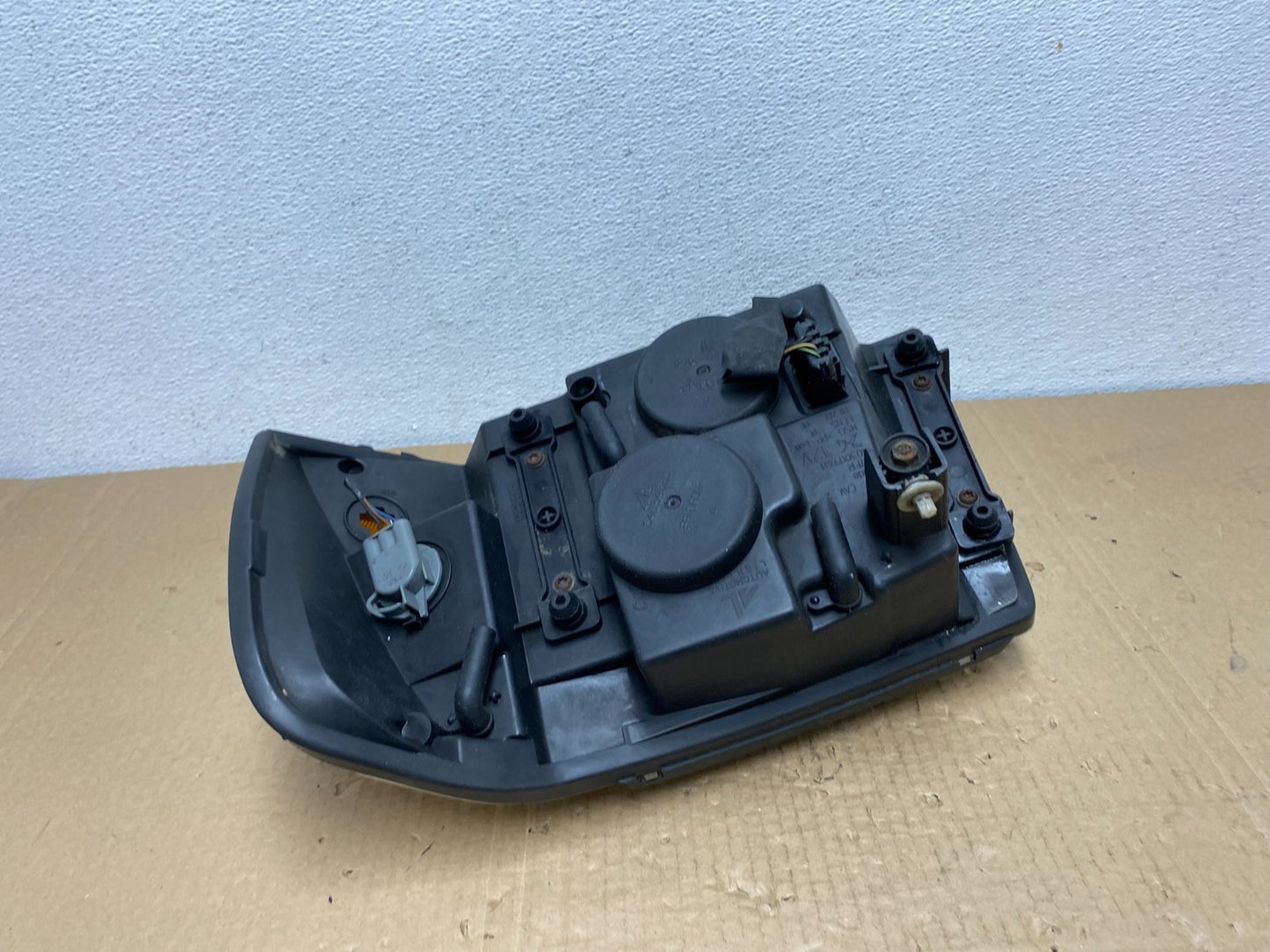 2002 to 2009 Gmc Envoy Right Passenger RH Side Headlight Halogen AC3849 DW6