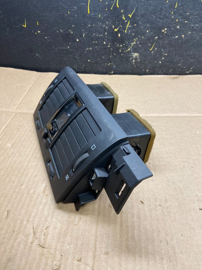 2006 to 2011 Cadillac DTS Dash Center Air Vent Heater Bezel OEM y2160 DG2