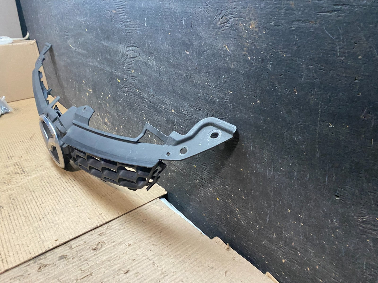 2007 to 2009 Mazda CX-7 Front Bumper Upper Grill Grille OEM V9386 DG1