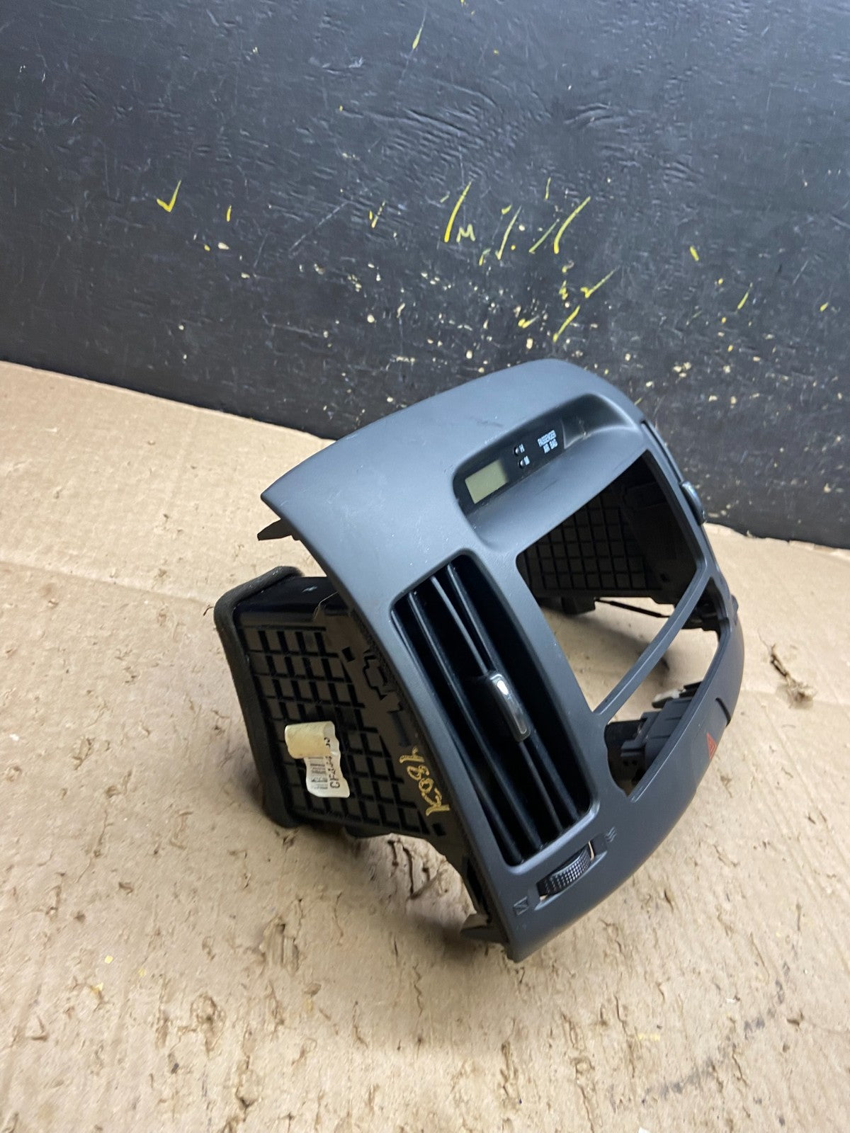 2007-2010 Hyundai Elantra Radio Heat AC Climate Control Air Vent Bezel AC9650 DG1