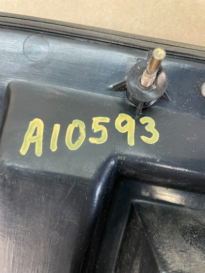 1995 1996 Toyota Camry Center Trunk Rear Tail Light AI0593 DG5
