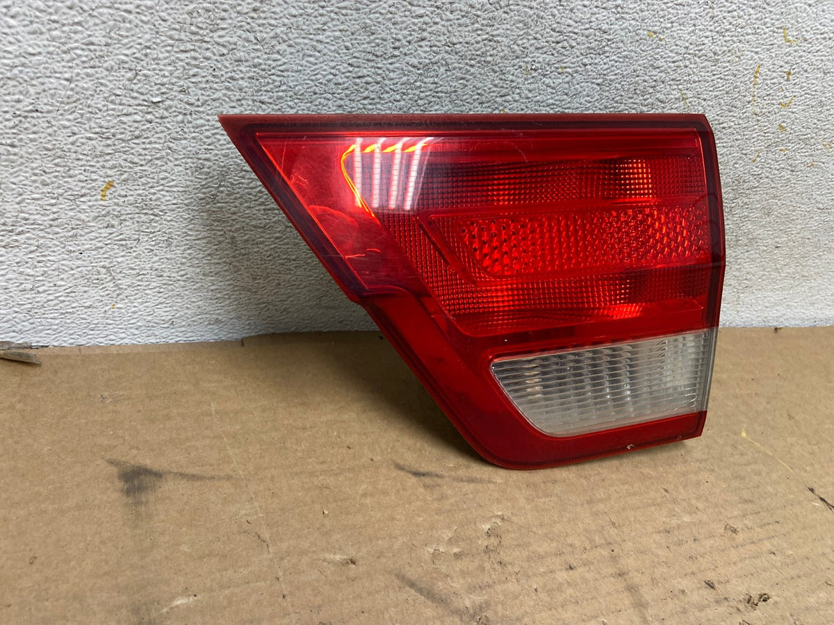 2011-2013 Jeep Grand Cherokee Right Passenger Rh Inner Tail Light AH4302 LK1