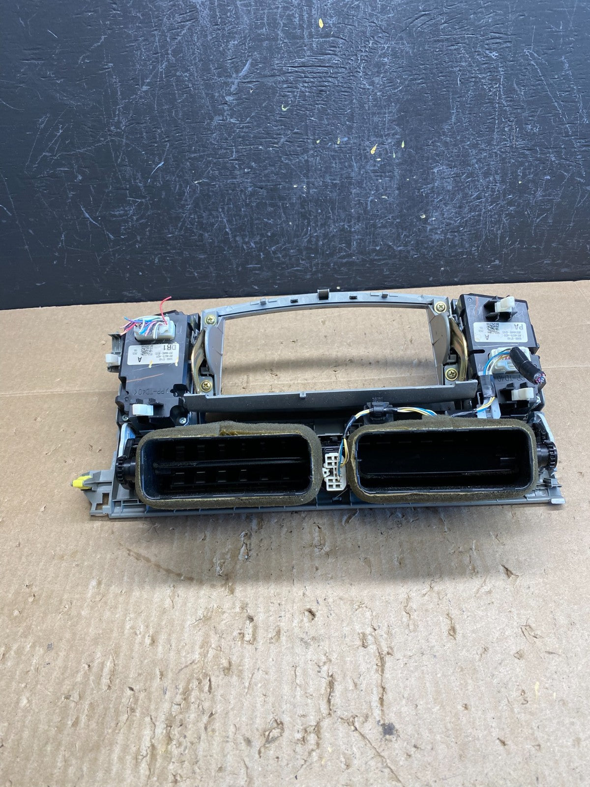 2005-2007 Toyota Avalon Climate Control A/C Heater Air Vent Panel Trim AC9078 DG5