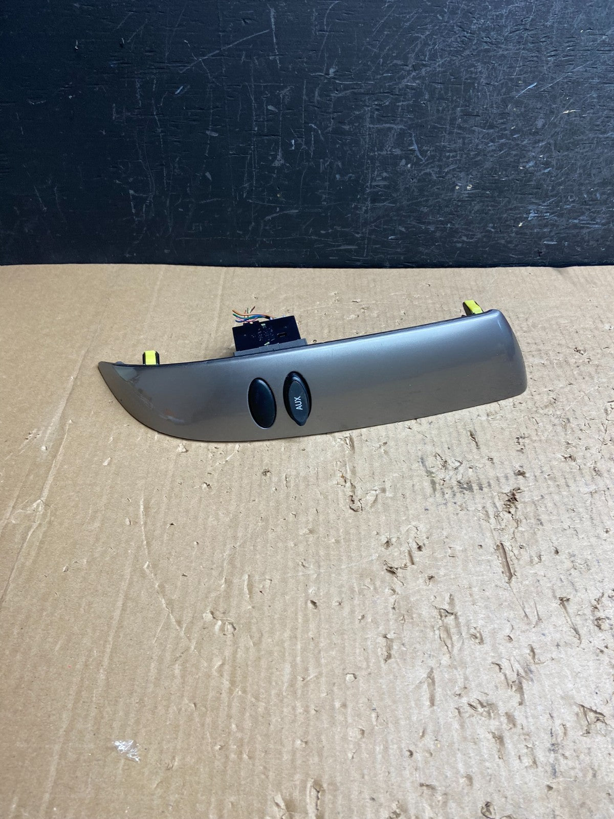 2004 to 2010 Toyota Sienna Right Side Radio Switches Bezel Trim AE4499 DG0