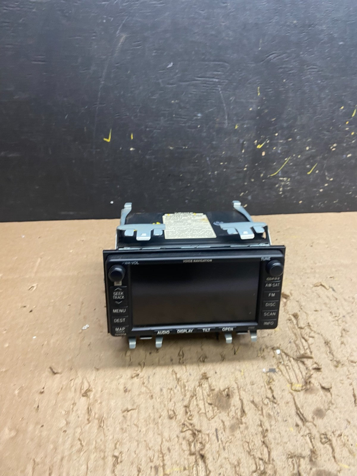 2003 2007 Toyota Sequoia Radio CD AM/FM Navigation Screen Display T8894 DG0