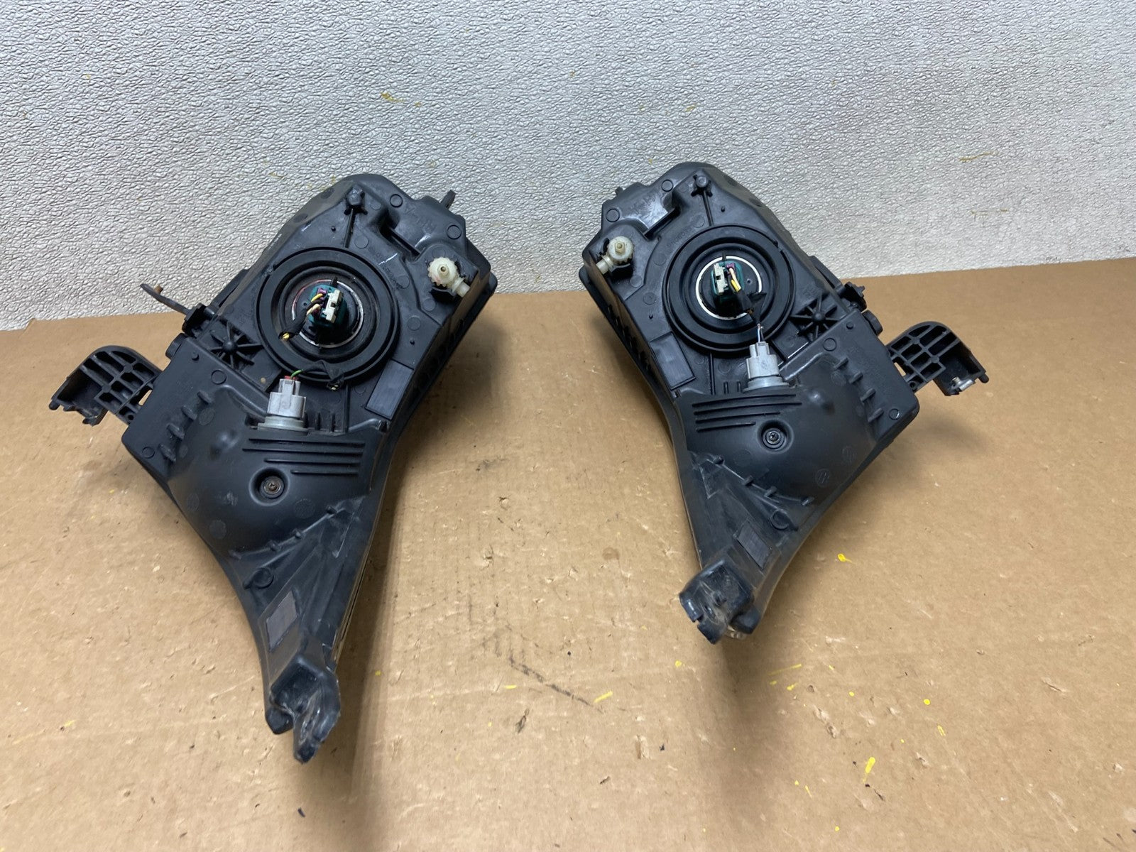 2011 to 2015 Chevrolet Cruze Halogen Left+Right Set Headlights Z7066 DW8