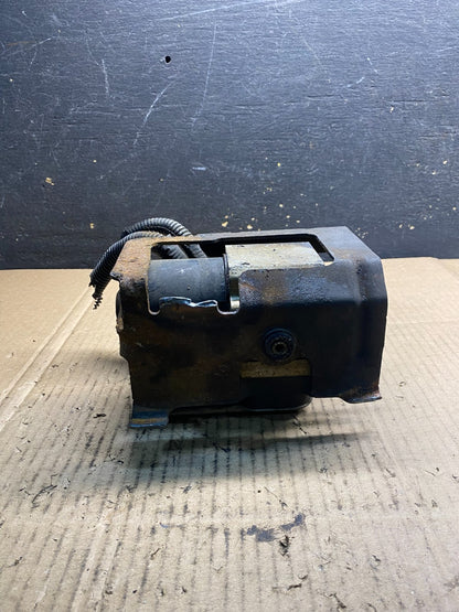 2004-07 Chevrolet Express ABS Pump Control OEM 13567136 Module AB2746 DG2