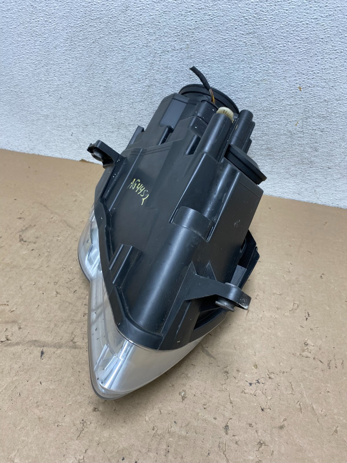 2006 - 2010 Volkswagen Passat Left Driver LH Side Halogen Headlight AG4452 DW6