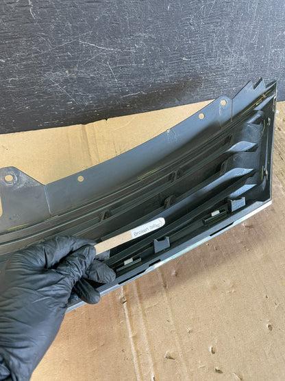 2007 2008 2009 Nissan Versa Sedan Front Upper Grill Grille AD8498 DG9