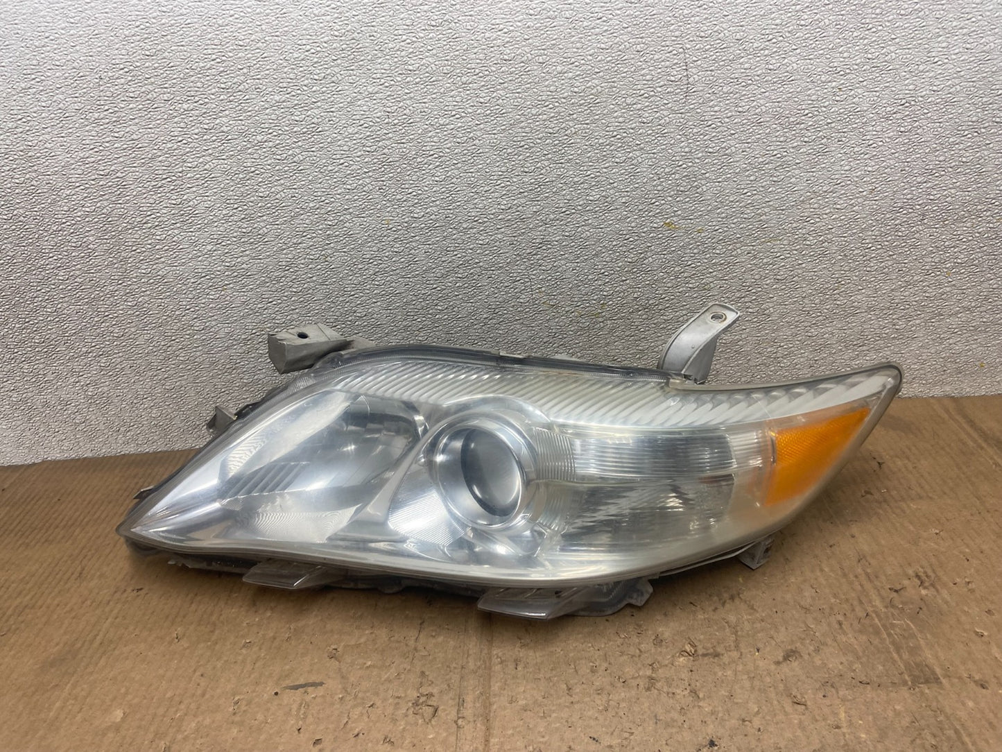 2010 - 2011 Toyota Camry Left Driver LH Halogen Headlight AA6893 DW0