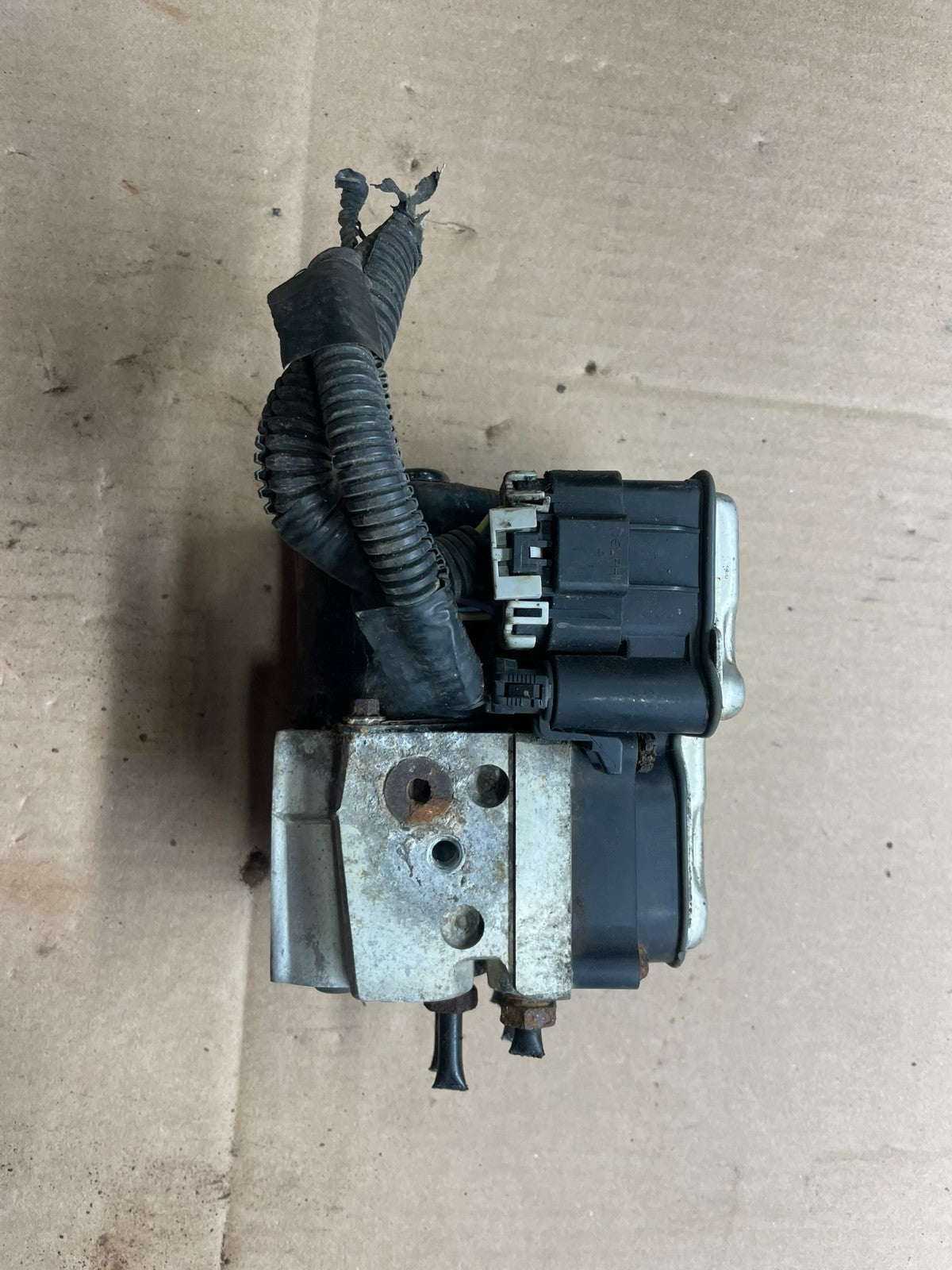2004-07 Chevrolet Express ABS Pump Control 13567136 Module Q1434 DG2