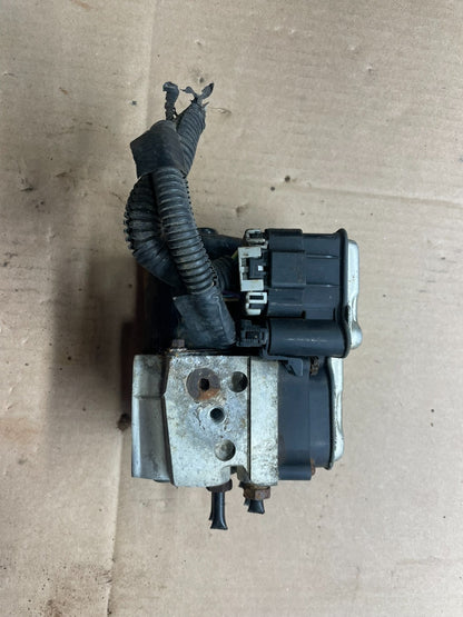 2004-07 Chevrolet Express ABS Pump Control 13567136 Module Q1434 DG2