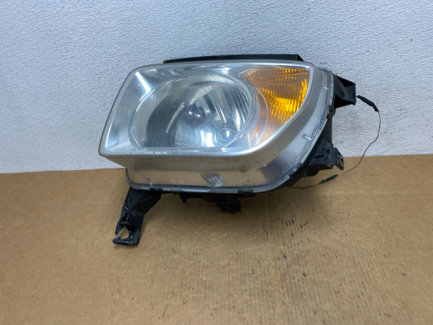 2003 to 2006 Honda Element Left Driver Lh Side Headlight AD4703 DW0