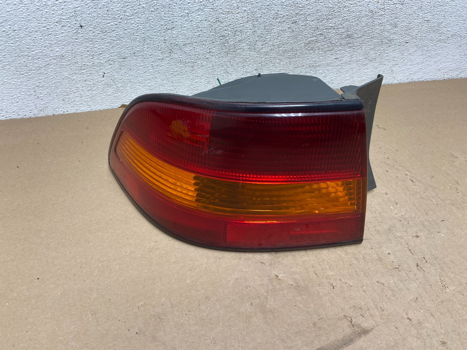 1997 1998 1999 Lexus ES300 Left Driver Side Tail Light AG4099 PS0