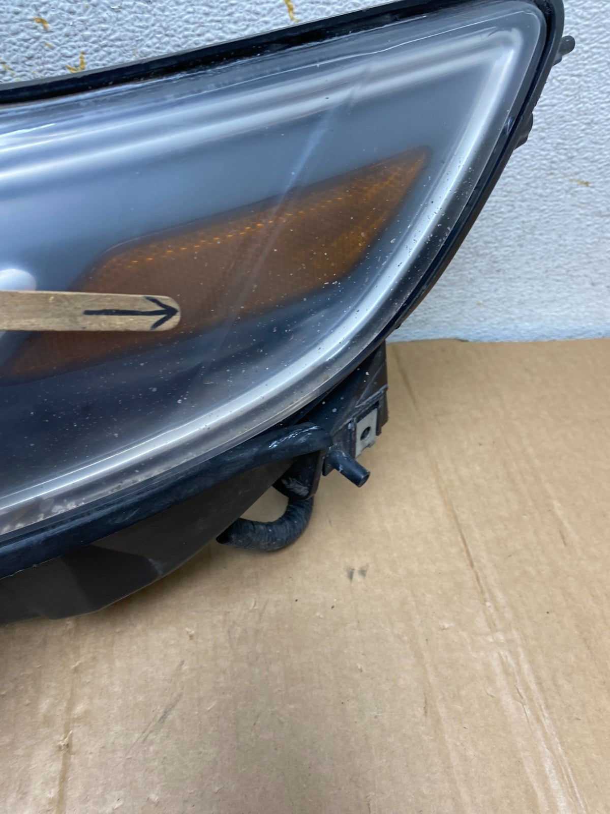 2013 to 2019 Ford Taurus Left Driver LH Side Headlight Halogen AI8949 DW5