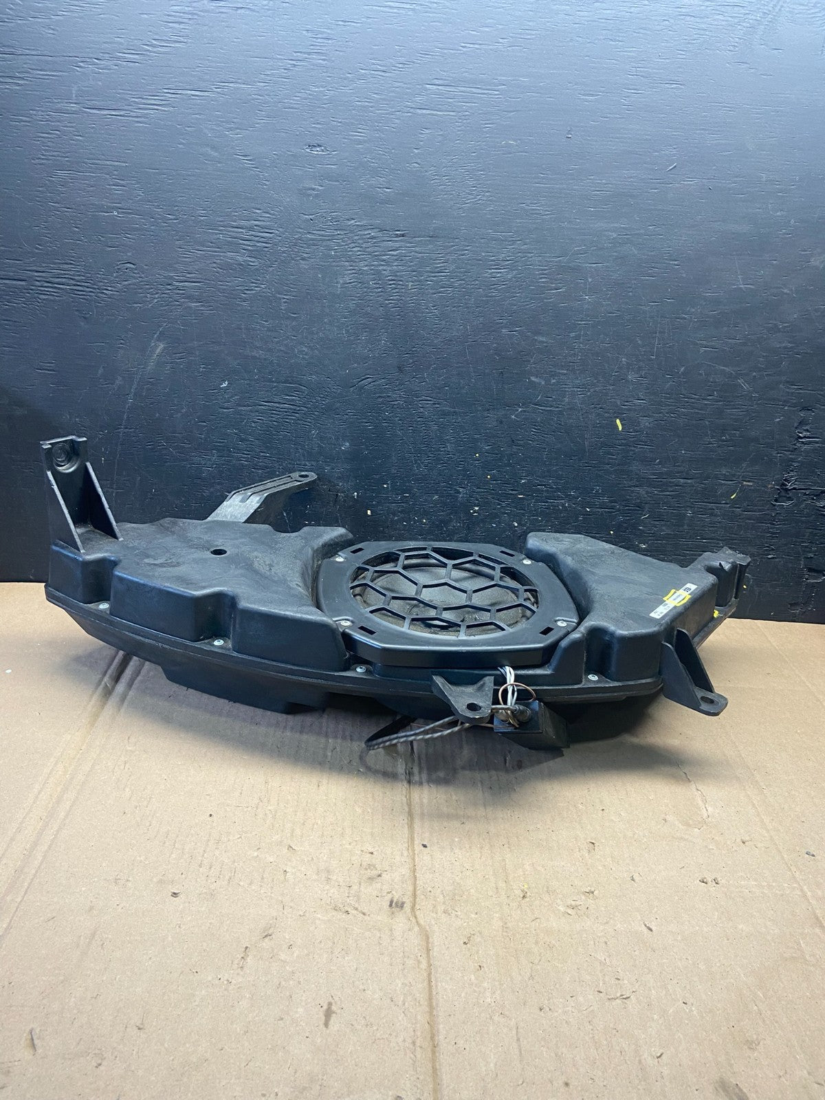 2007 to 2011 Acura RDX Subwoofer Audio Speaker EAB20109A O9916 DG3