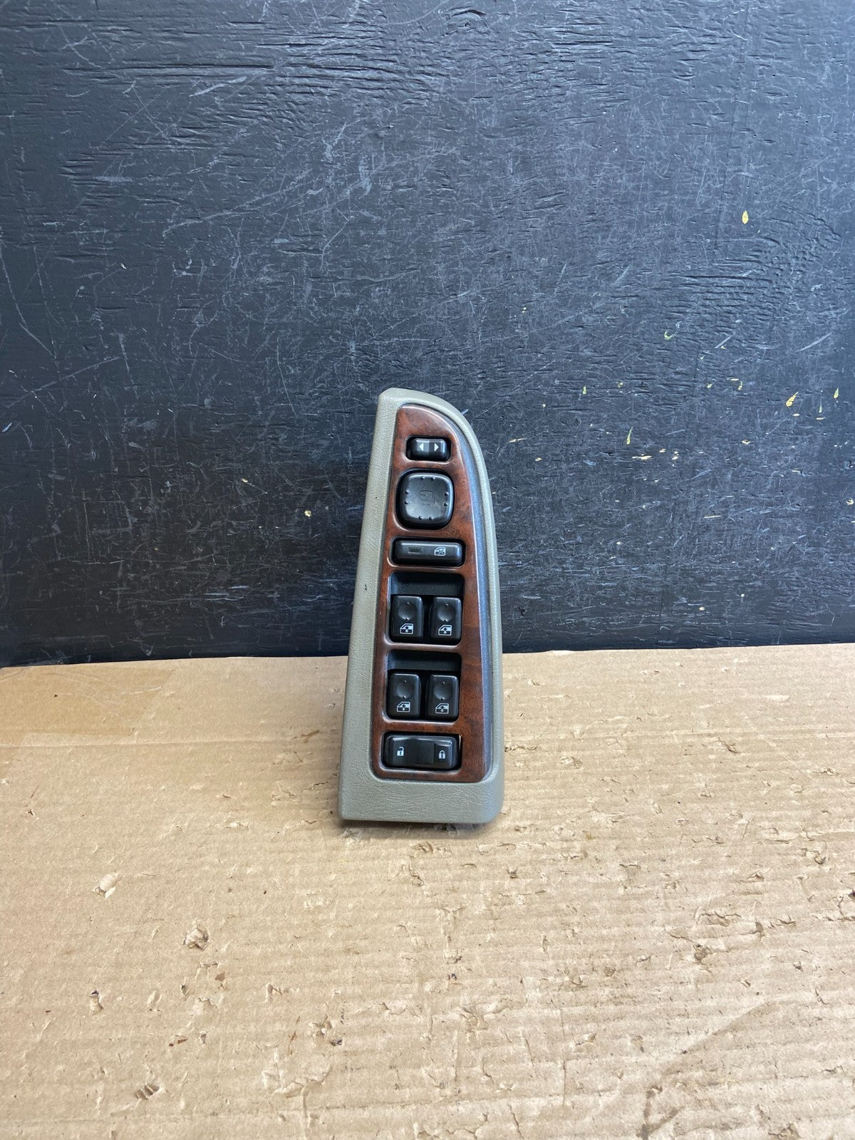 2003-2006 Chevrolet Silverado Left Driver Side Master Window Switch AG8568 DG0