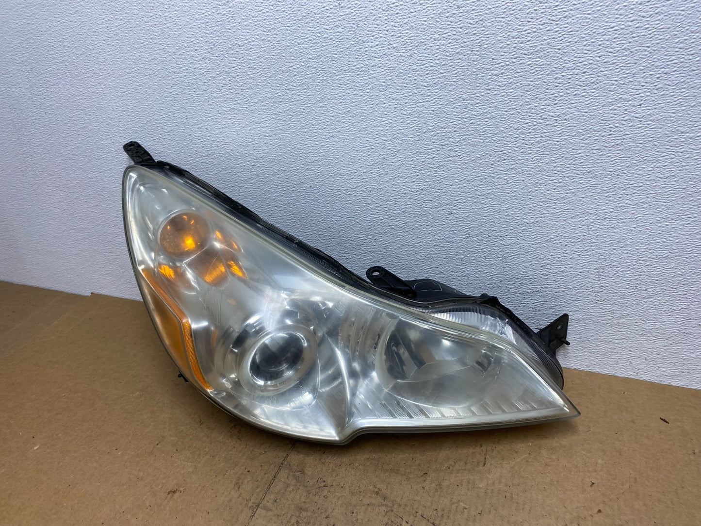 2010-2012 Subaru Legacy Outback Right Passenger Headlight Oem AC3250 DW1