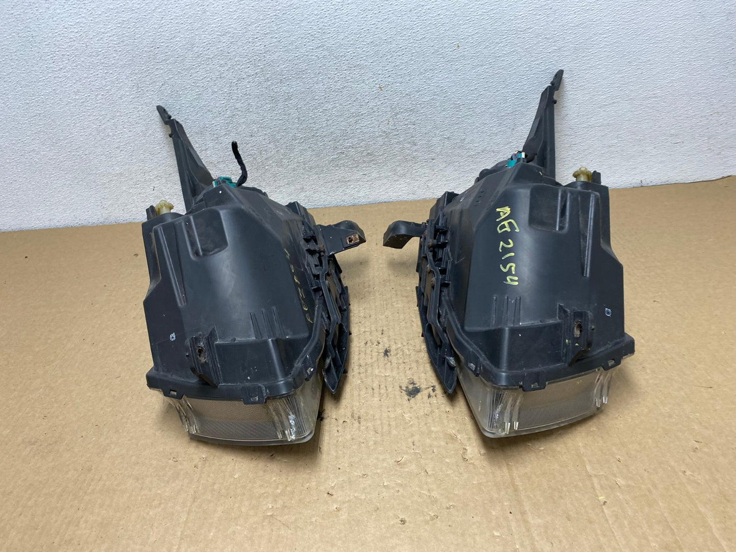 2011 to 2015 Chevrolet Cruze Halogen Left+Right Set Headlights AG2154 LK10