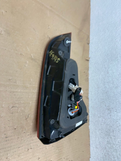 2014 - 2015 Kia Sorento SX Right Passenger Side Inner Tail Light AE9145 LK4