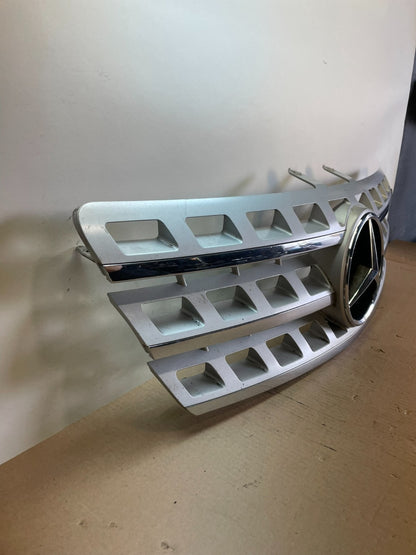 2009 to 2011 Mercedes ML-Class W164 Front Bumper Grille Grill AI4213 DG2