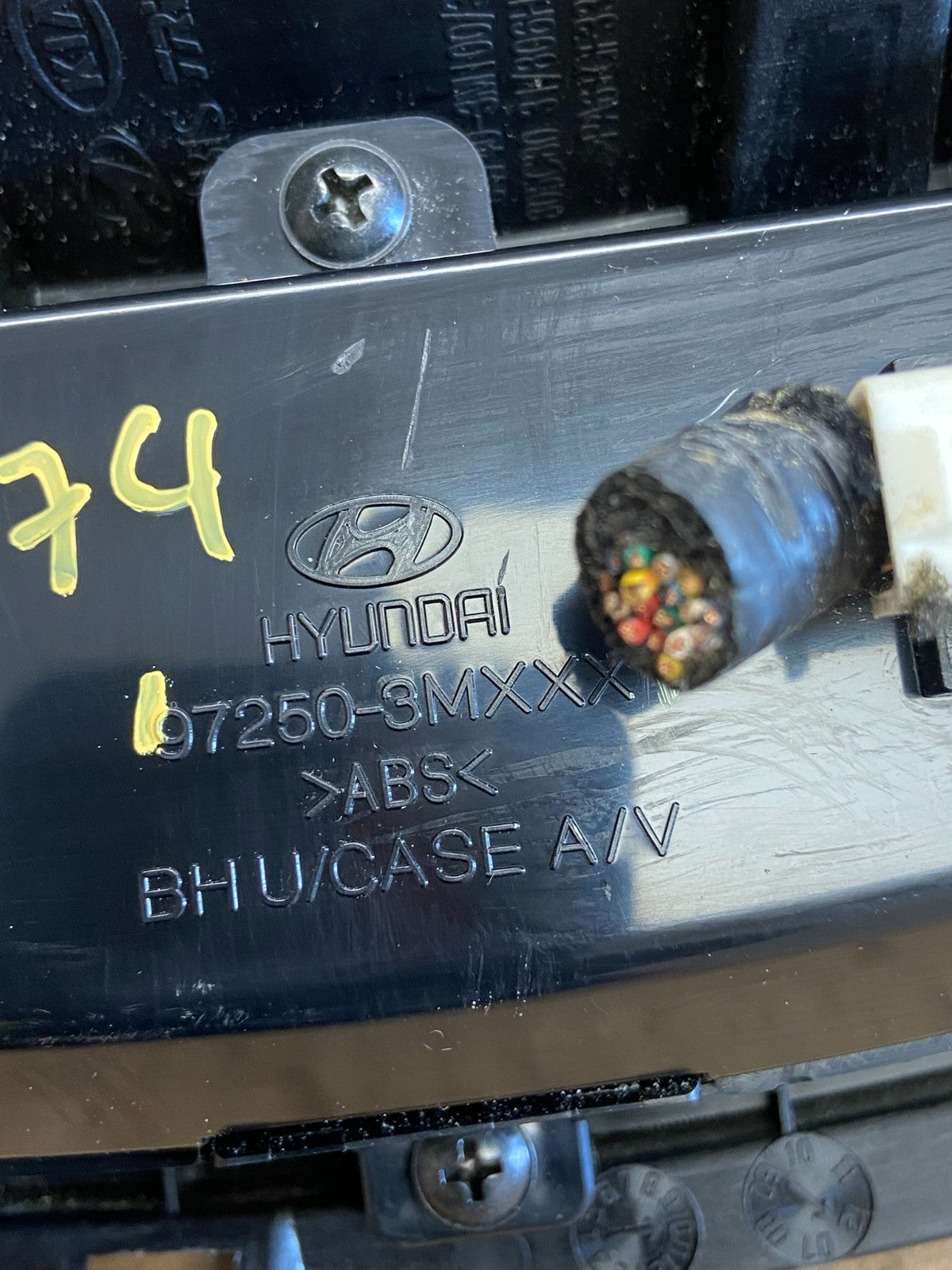 2009 to 2014 Hyundai Genesis A/C Heater Temperature Climate Control AD6774 DG4