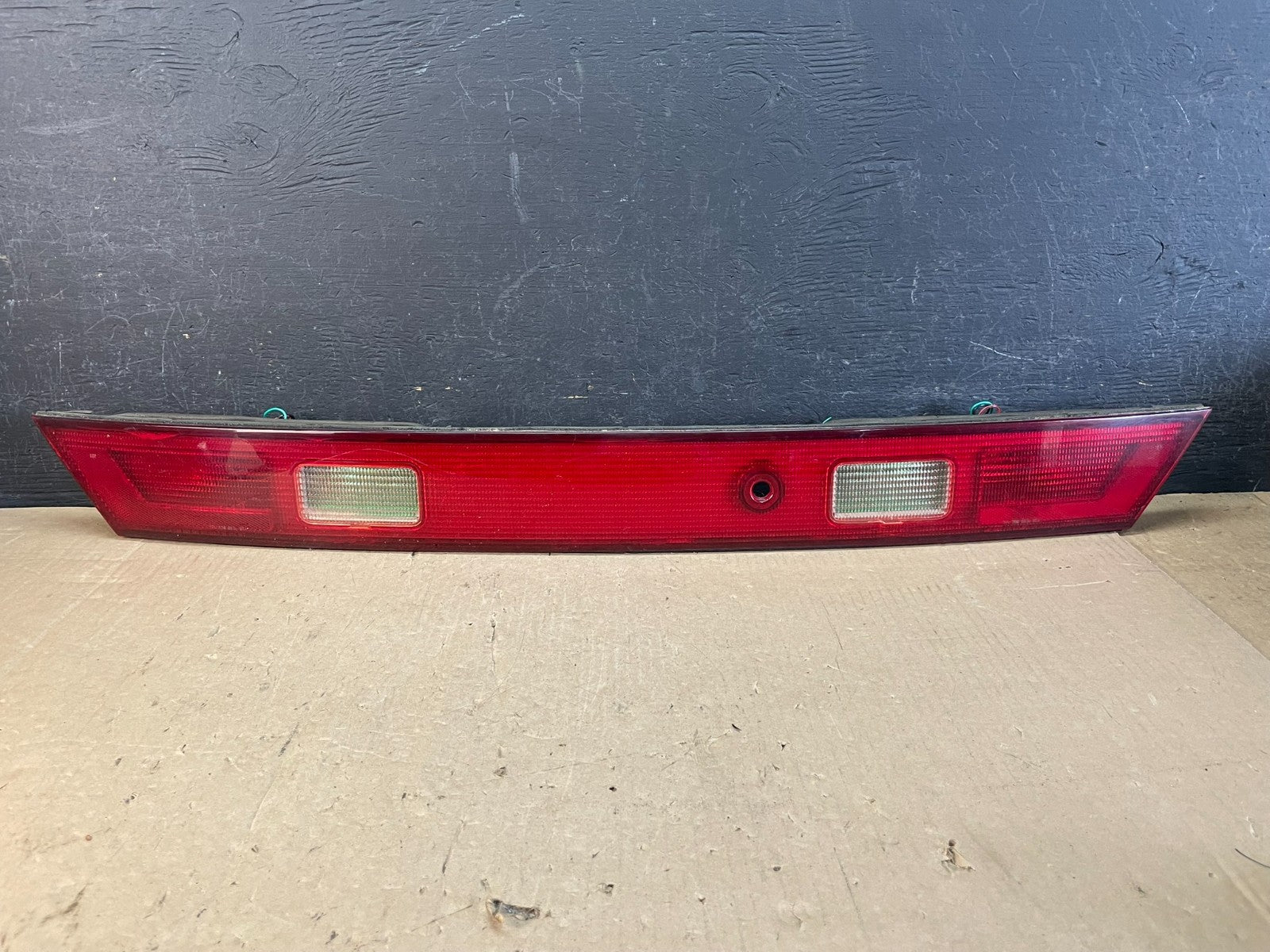 1998-2002 Honda Accord Coupe 2-Door Center Single Tail Light AD5858 DW0