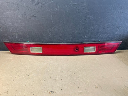 1998-2002 Honda Accord Coupe 2-Door Center Single Tail Light AD5858 DW0