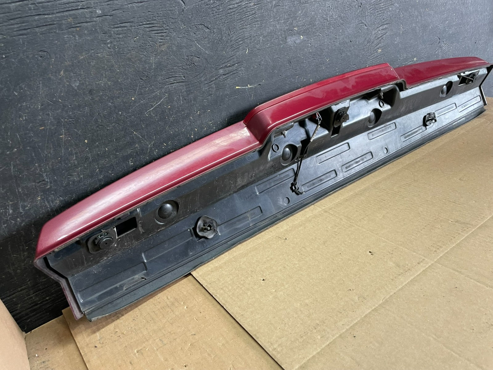 2007-2014 Chevrolet Tahoe Suburban Yukon Spoiler Wing 3rd Brake Light AA89489