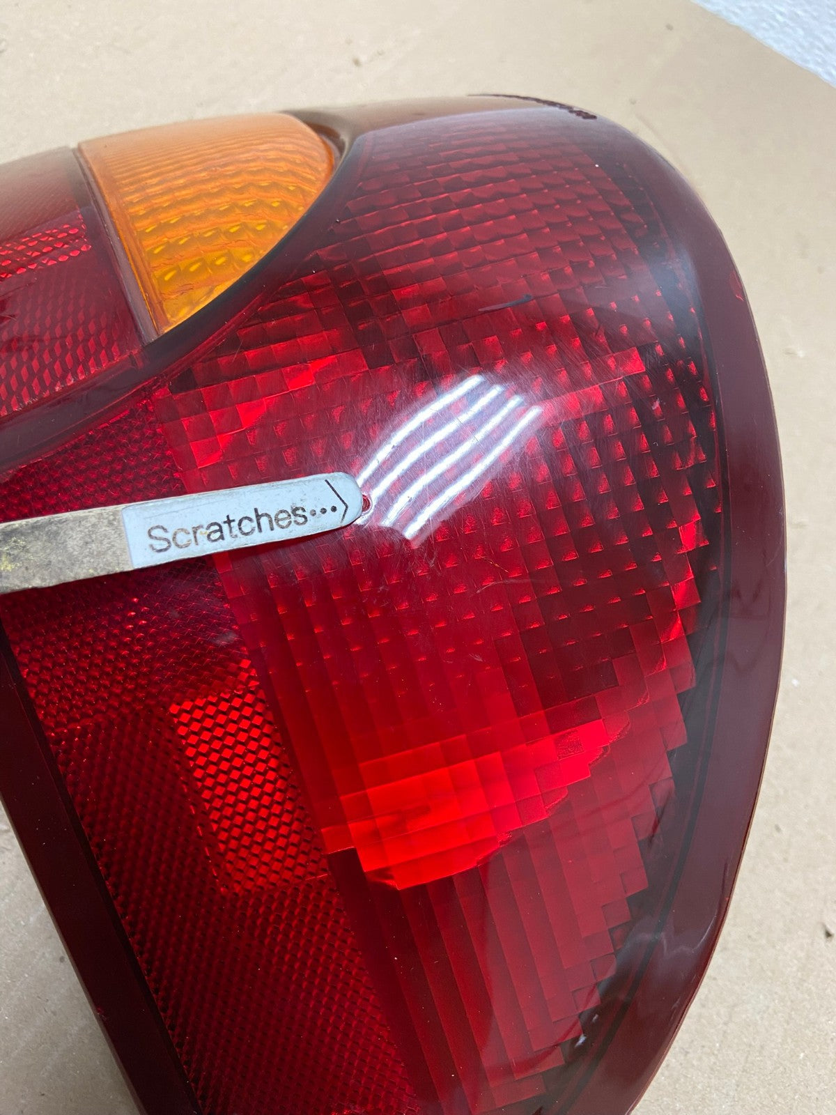 2000-2002 Saturn SL S-Series Left Driver LH Side Tail Light AE7190 LK3