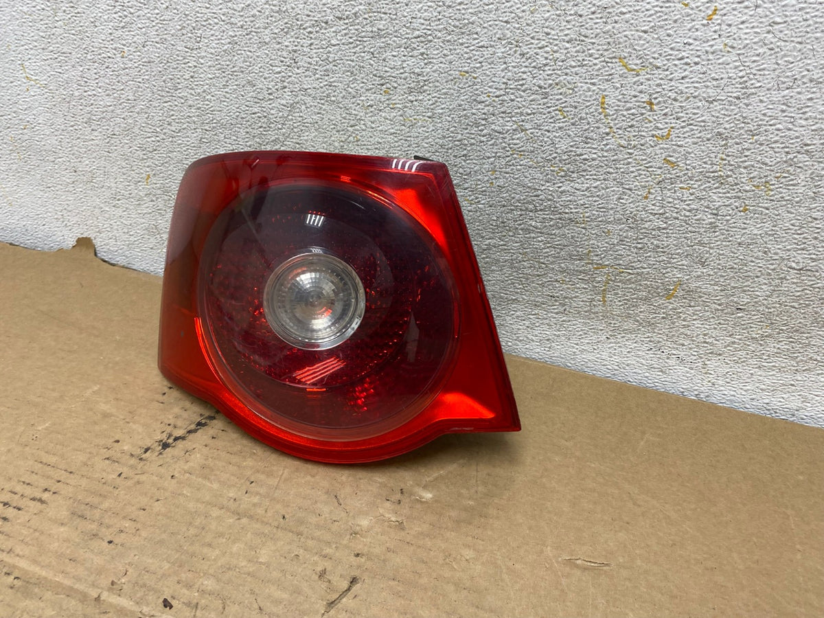 2005-2007 Volkswagen Jetta Sedan Left Driver Side Tail Light AH8048 LK2