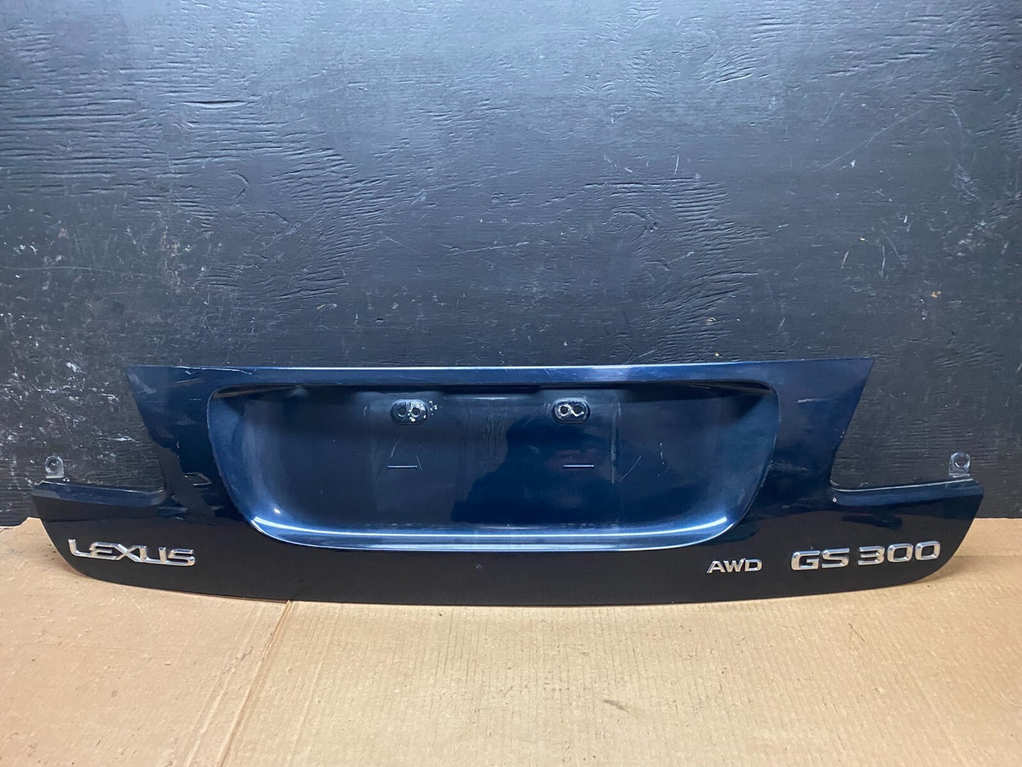 2007 to 2011 Lexus GS300 Trunk License Plate Trim Panel Cover 76801-30140 G31930