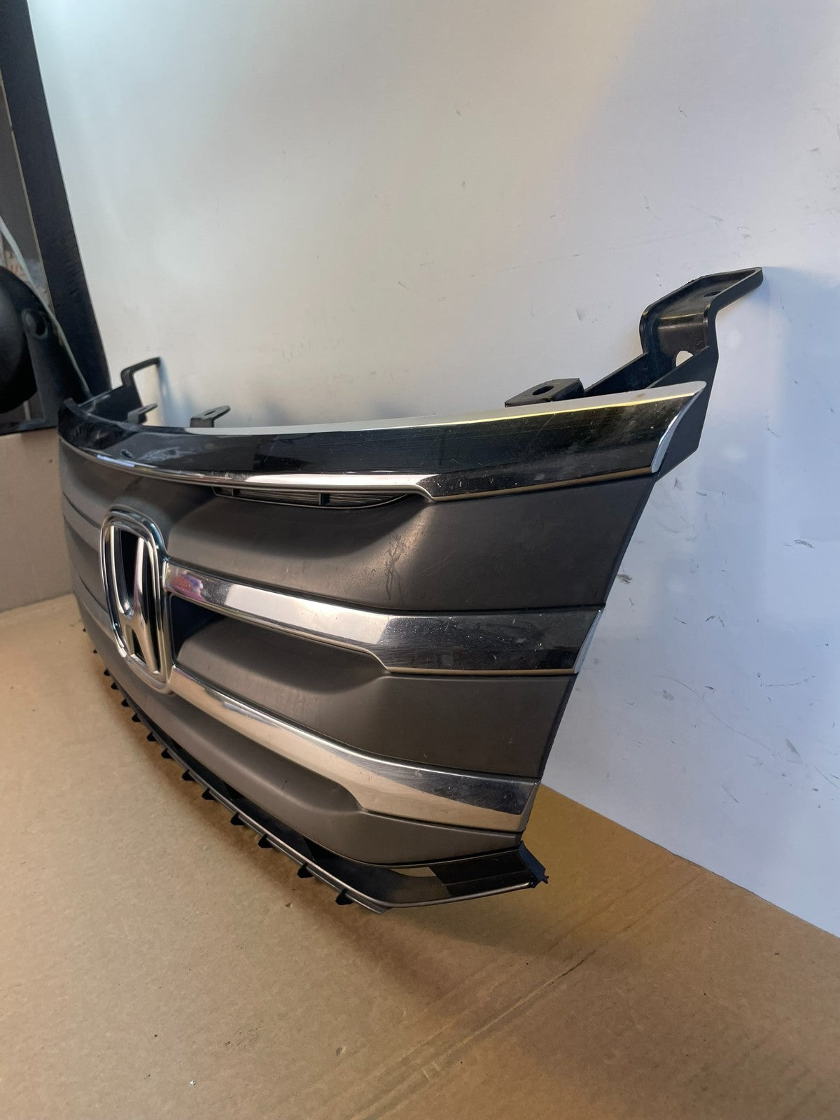 2011 to 2013 Honda Odyssey Front Upper Grille Grill AG2888 DG1