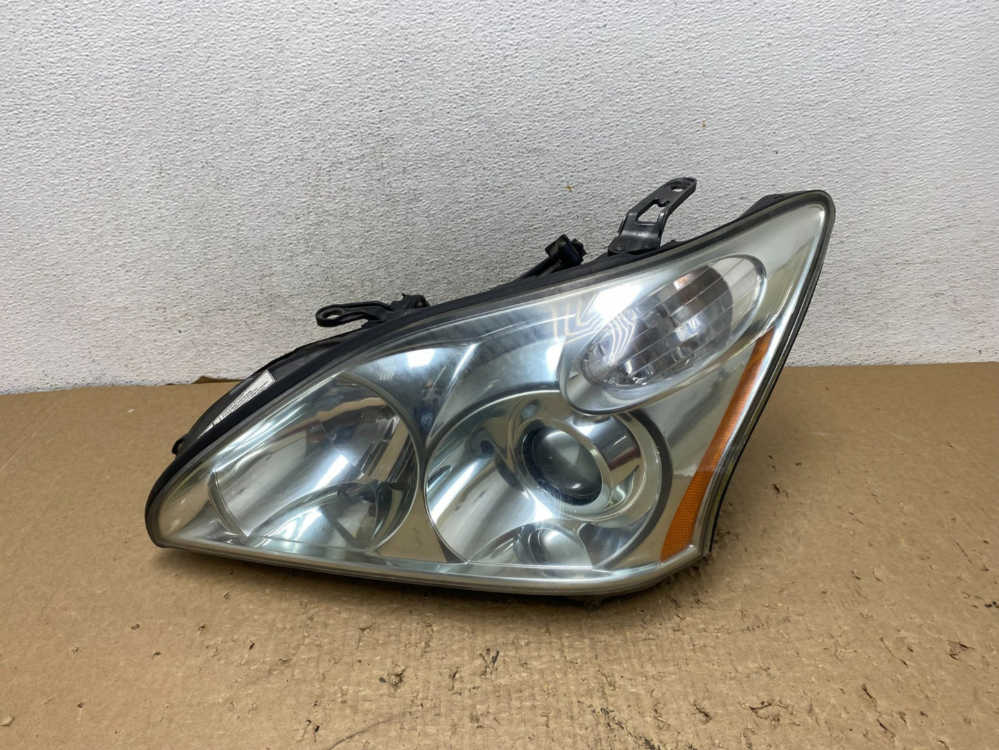 2004 to 2009 Lexus RX330 RX350 Xenon Left Driver Side Headlight AF8380 DW0
