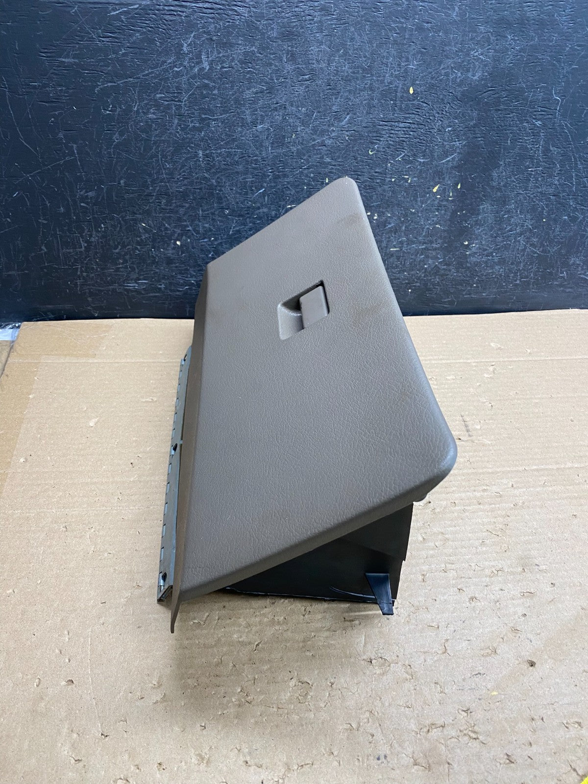 1994 to 1997 Ford Thunderbird Mercury Cougar Green Glove Box AG83482