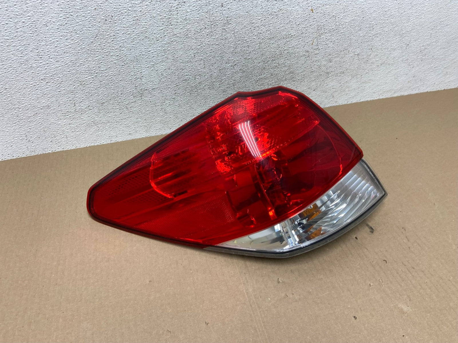 2010-2014 Subaru Outback Wagon Left Driver Lh Side Tail Light AE6936 LK2
