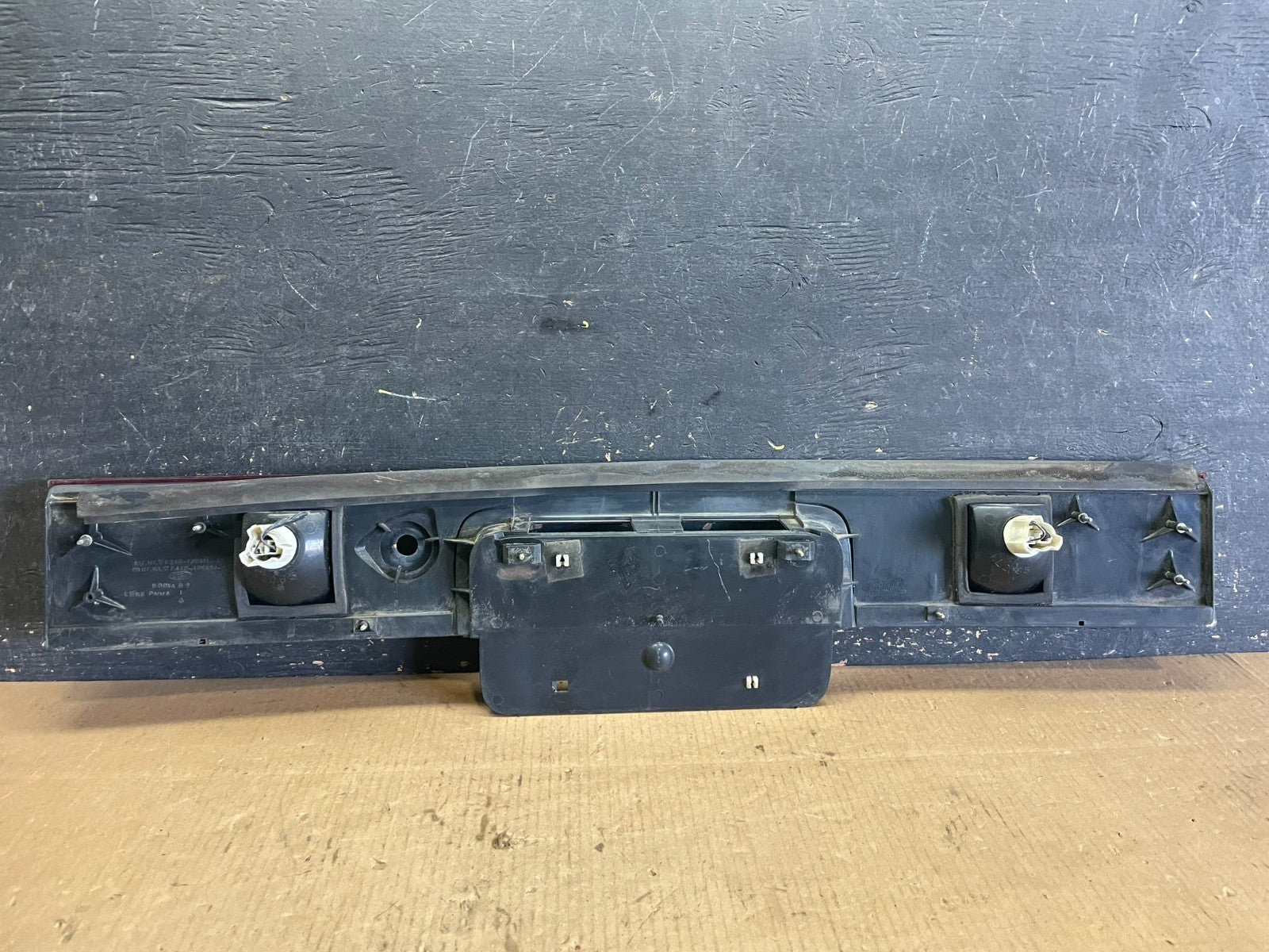Ford Center Brake Tail Light Panel f24b-13b414 Oem aa2464 DG6