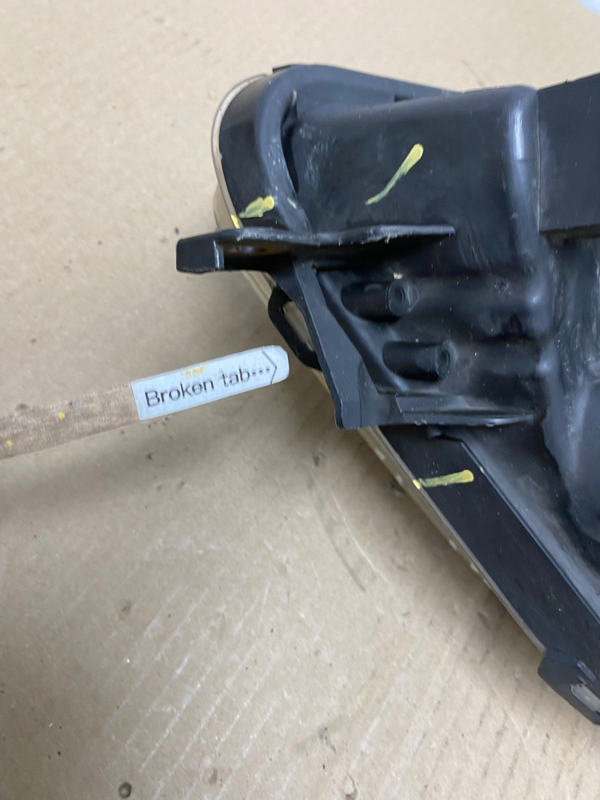 2004 2005 Scion Xa Left Driver LH Side Halogen Headlight AE9506 LK6