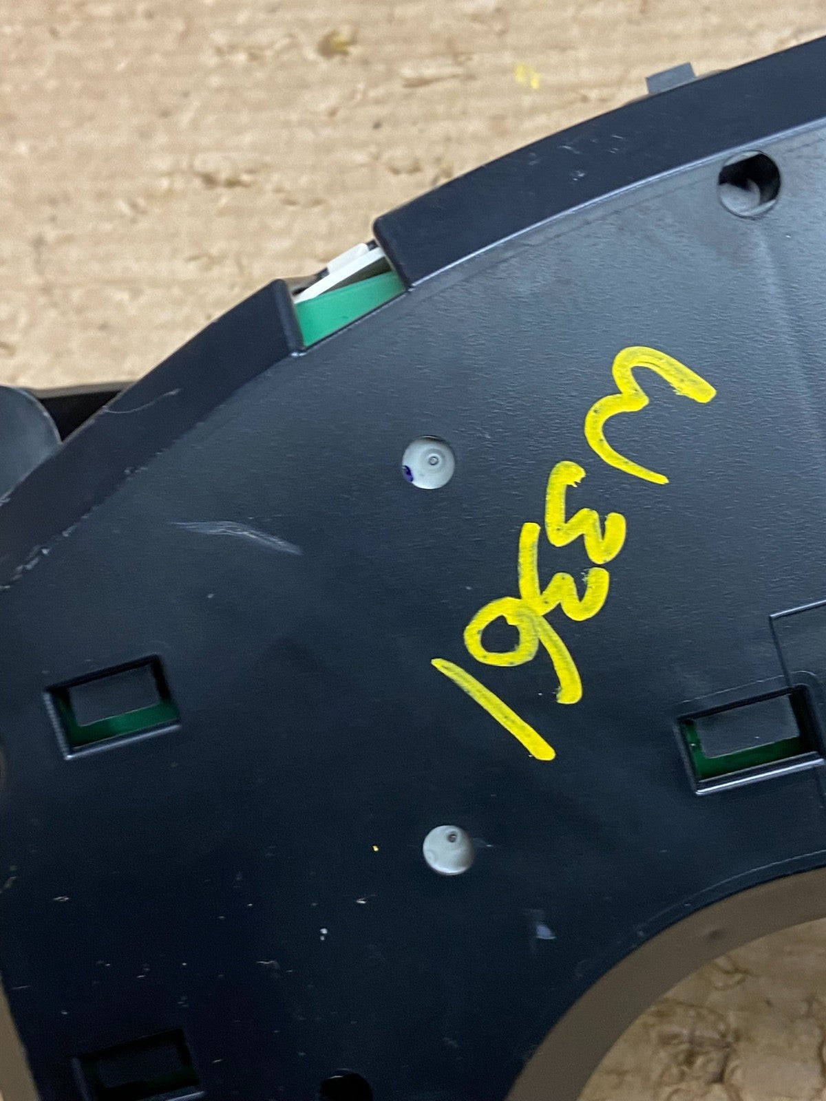 2010 - 2012 Chevrolet Express 2500 3500 Speedometer Cluster Gauge OEM W3361 DG9