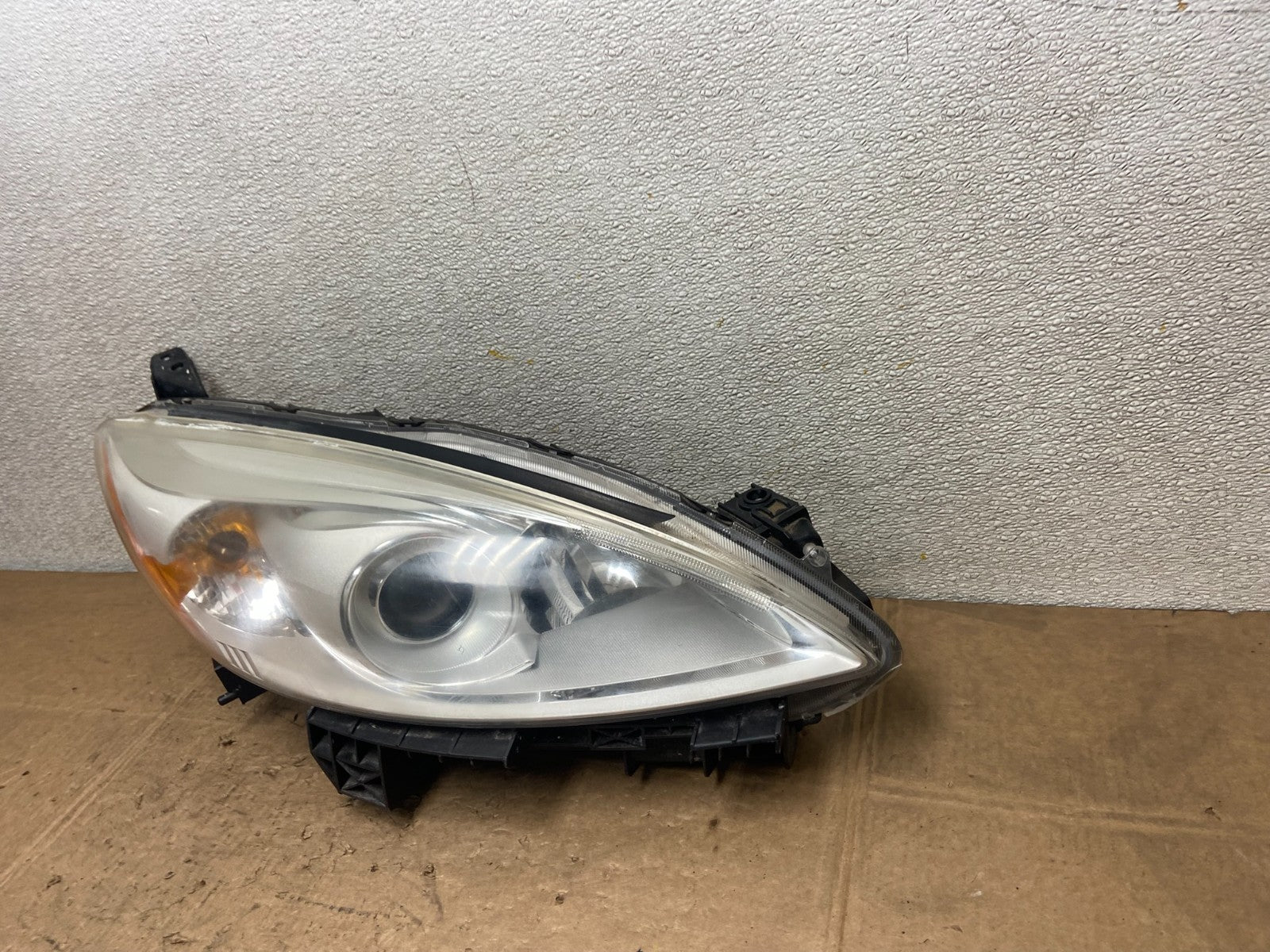 2012 to 2015 Mazda 5 Right Passenger RH Headlight Halogen Lamp Y6867 DW1