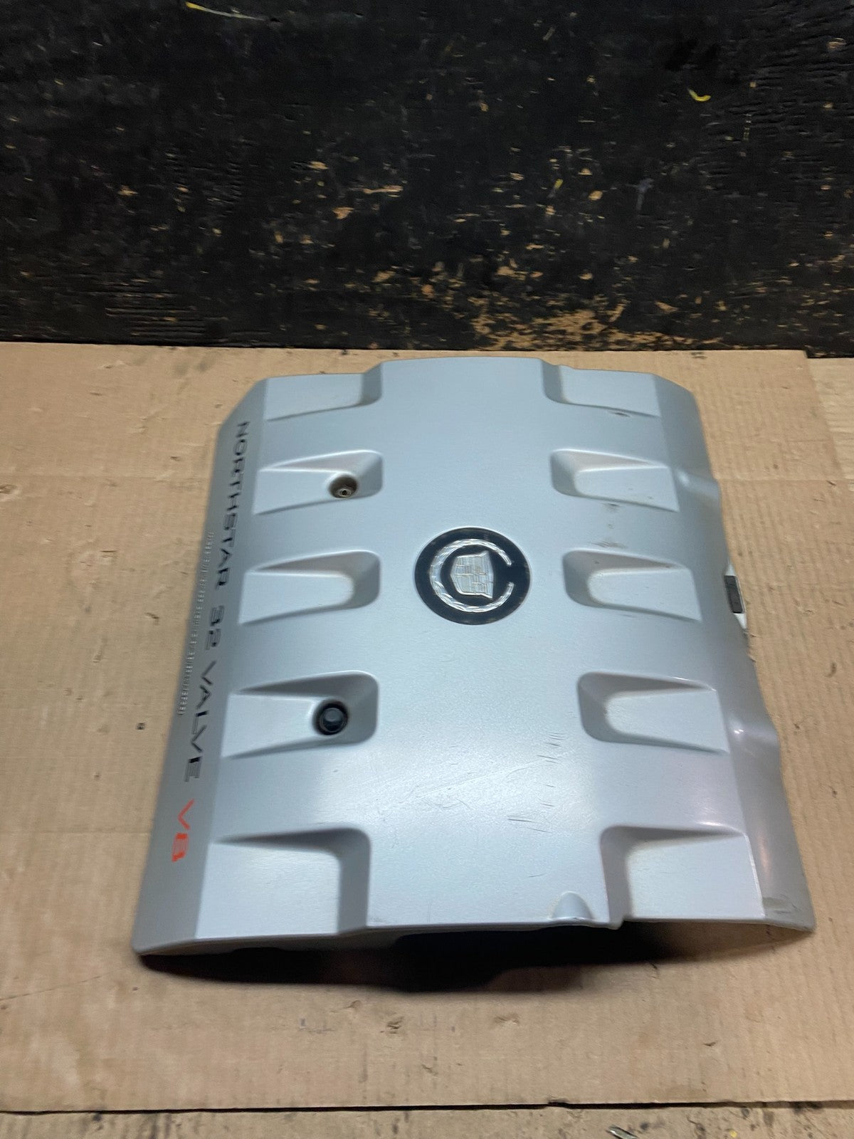 2001 to 2004 Cadillac Deville Seville Northstar Engine Motor Cover W5760 DG2
